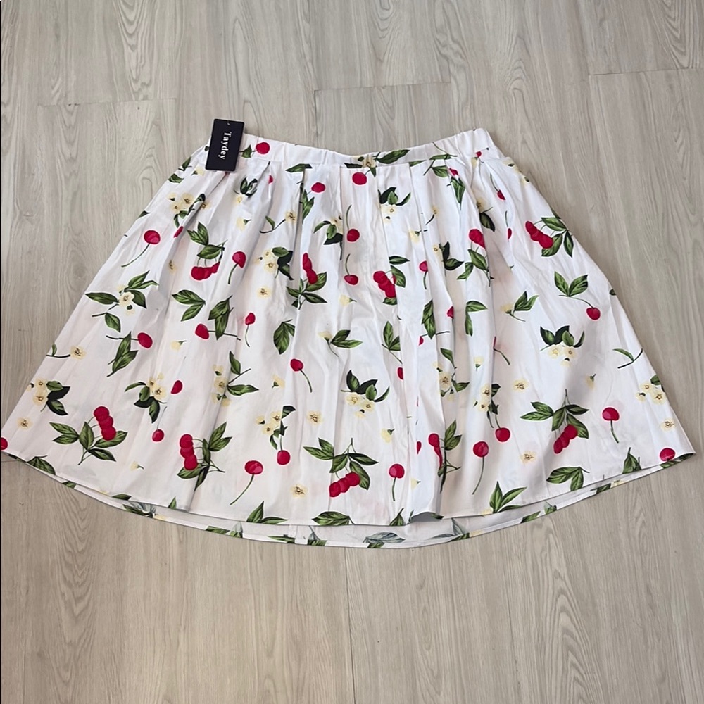 TAYDEY floral A-Line Skirt in White with Red and Green size 2xl NWT